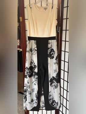 Alexa B Nites Jumpsuit size 4 NWT